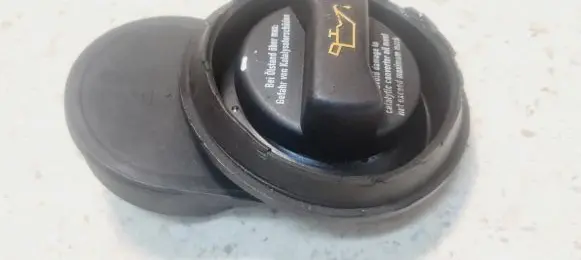 Ford Galaxy Oil filler cap 7M3103179