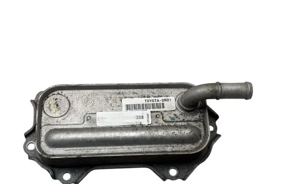 Toyota Avensis T270 Oil filter mounting bracket 157100R011 109185729 1140512