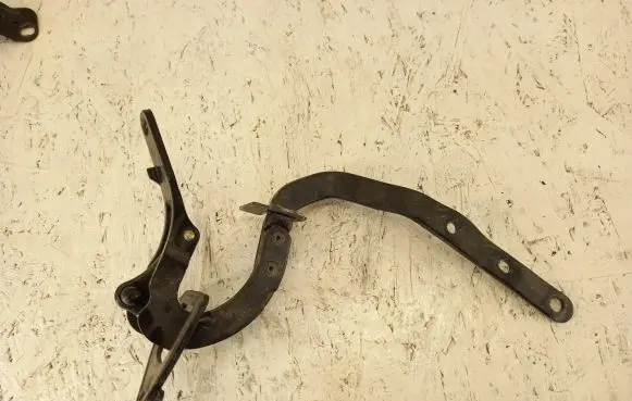Volvo V70 Tailgate/trunk/boot hinge 8643157