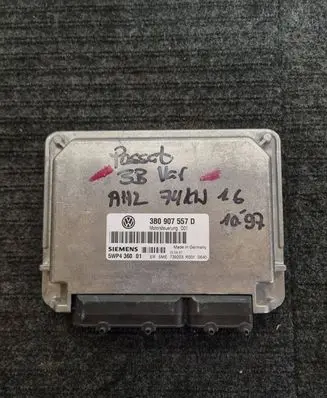 Volkswagen PASSAT B5 Engine control unit/module 3B0907557D 5WP436001