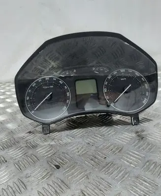 Skoda Octavia Mk2 (1Z) Speedometer (instrument cluster) 1Z0920810D