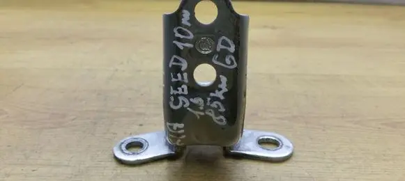 KIA Ceed Rear door lower hinge