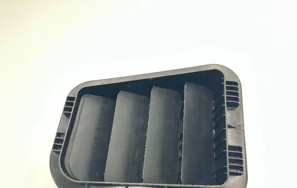KIA Niro Quarter panel pressure vent 