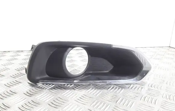 Suzuki SX4 S-Cross Front fog light trim/grill 7175161M1