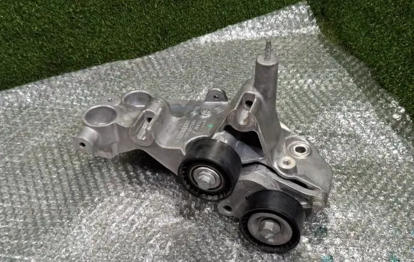 Renault Master III Generator/alternator bracket 117102273R