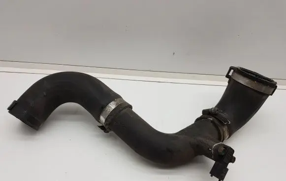 Intercooler hose/pipe