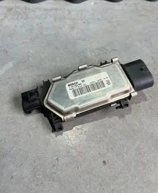 Mercedes-Benz CLA C117 X117 W117 Fan control module 1137328656