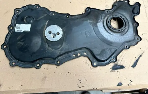 Renault Trafic III (X82) Timing belt guard (cover) 135027147R
