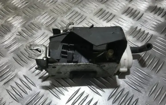 Audi A6 S6 C4 4A Front door lock 4a0185 121191
