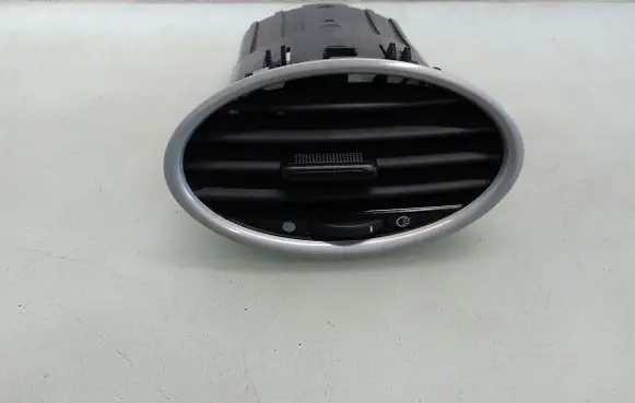 Ford Focus Dashboard side air vent grill/cover trim
