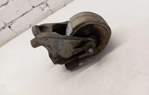 Cadillac SRX Gearbox mount 13228306