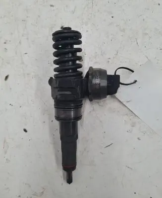 Volkswagen PASSAT B6 Fuel injector 038130073BQ 0414720312