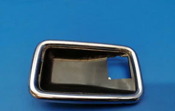 Mercedes-Benz E W123 Front door handle cover 1087660511
