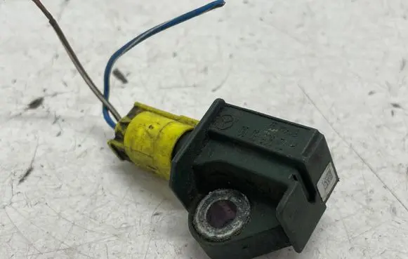 Mercedes-Benz E W212 Airbag deployment crash/impact sensor A1729056000