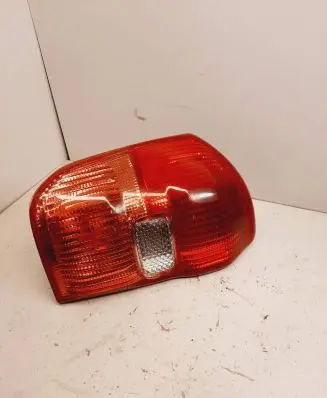 Toyota RAV 4 (XA20) Rear/tail lights
