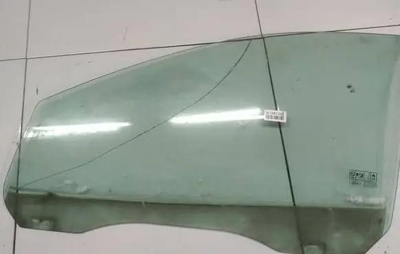 Ford Focus Front door window glass four-door AS2