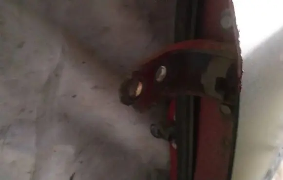 Honda CR-V Front door upper hinge