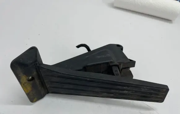 BMW 4 F32 F33 Accelerator throttle pedal 6853175