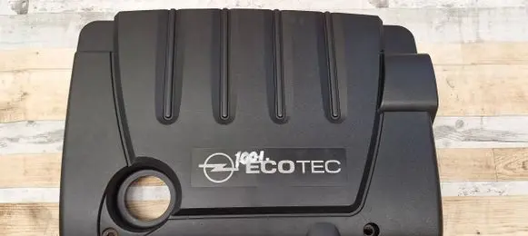 Opel Zafira B Engine cover (trim) 55558384 55558383 315829598