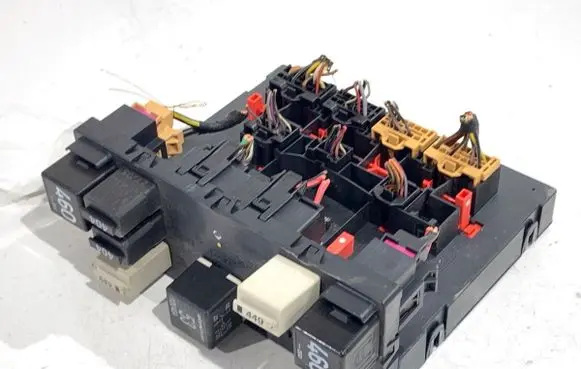 Volkswagen PASSAT B6 Other control units/modules 3C0937049E