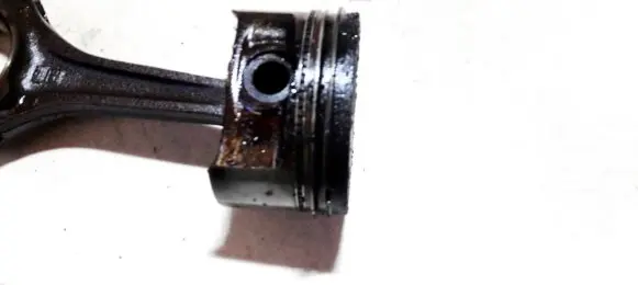 Opel Astra F Piston with connecting rod