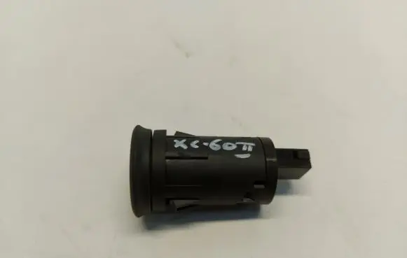 Volvo XC60 AUX in-socket connector 32231928