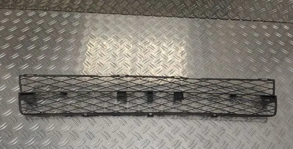 Toyota Corolla E120 E130 Front bumper lower grill 5311202020