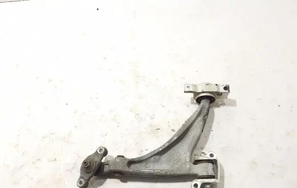 Volvo XC60 Front lower control arm/wishbone 32370924