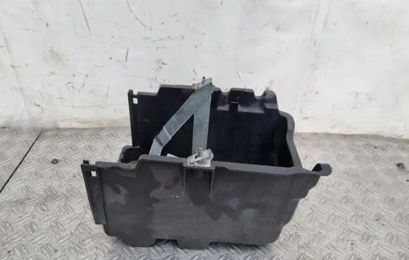 Battery box tray
