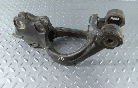 Cadillac XTS Lower shock absorber bracket 23189141 22978785
