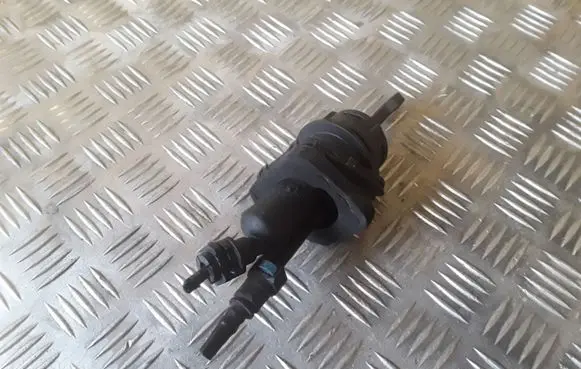 Ford Focus Clutch master cylinder KG196053 KG190089415