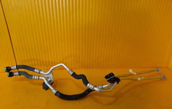BMW M4 G82 G83 Air conditioning (A/C) pipe/hose 8096457 8096458