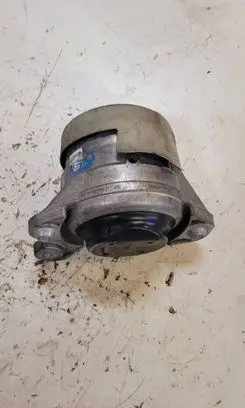 Mercedes-Benz C W205 Engine mount bracket A2052407900