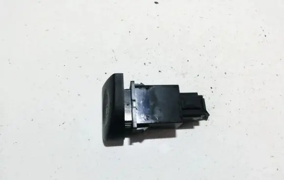 Hyundai Elantra Windscreen/window heater switch 864w01430 93710