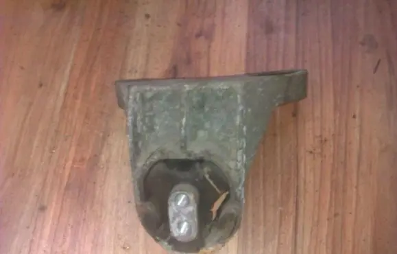 Ford Ka Engine mount bracket 97kb6038ad