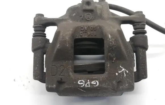 Toyota Auris E180 Front brake caliper