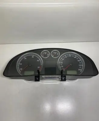Volkswagen PASSAT B5.5 Speedometer (instrument cluster) 3B0920827A 260602082857 VWZ7Z0B5596071