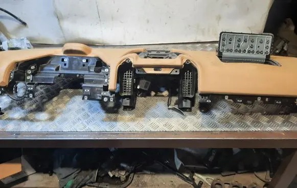 Porsche Cayenne (92A) Dashboard