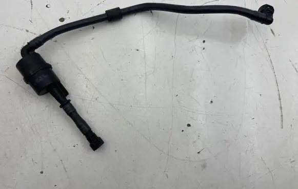 BMW 5 G30 G31 G38 Fuel line pipe 13908682453 070080300104