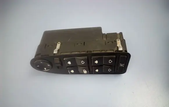 BMW 5 E39 Electric window control switch 61318368987 03725070