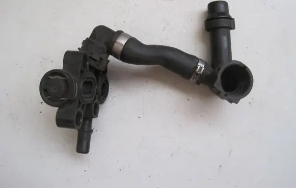 BMW X5 F15 Engine coolant pipe/hose 8518749