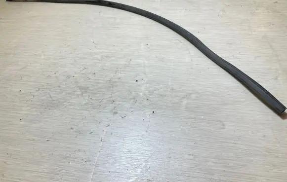 Volvo XC40 Engine compartment rubber 