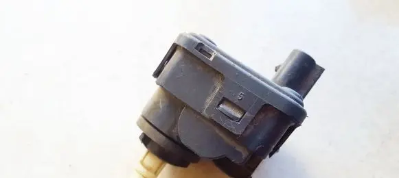 Headlight level adjustment motor