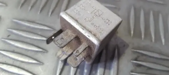 BMW 5 E28 Other relay 13731563 1373156.3