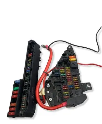 BMW 5 E60 E61 Fuse module 6906588 518811062 204257