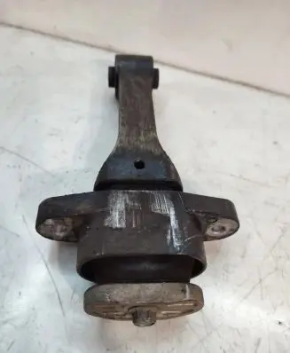 KIA Sportage Engine mount bracket