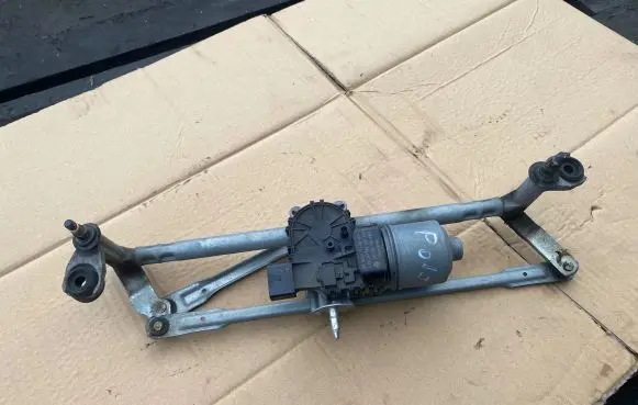 Volkswagen Polo V 6R Front wiper linkage and motor 6R1955119A 0390241566