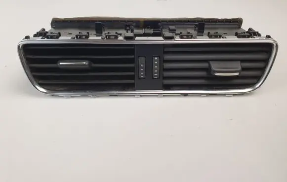 Audi A5 Sportback 8TA Dash center air vent grill 8T2820951B