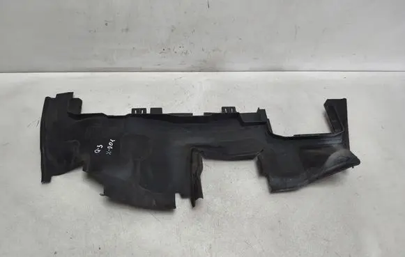 Audi Q3 8U Intercooler air guide/duct channel 8U0121283C