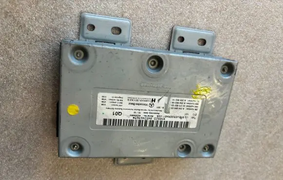 Mercedes-Benz E W212 Head unit multimedia control 2049000300
